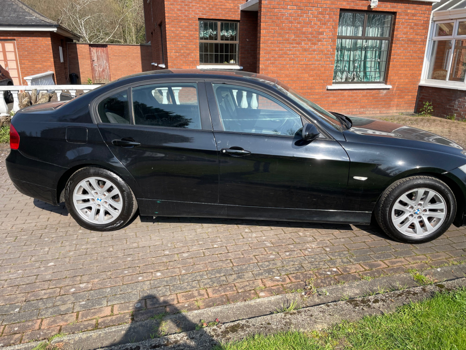 2007 BMW 3 Series - image 3