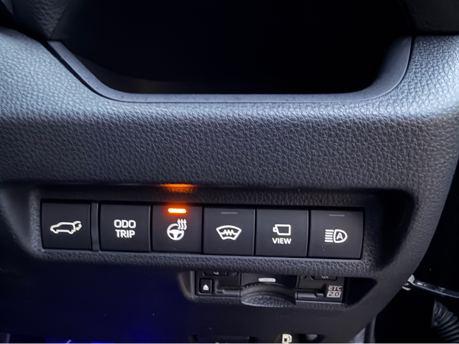 2023 Toyota Rav4 - image 19