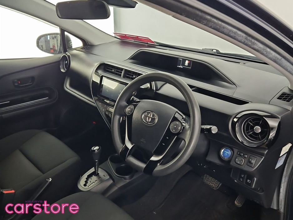 2019 Toyota Aqua - image 9