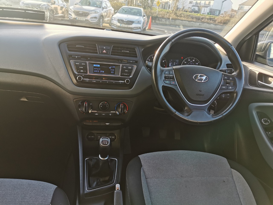 2016 Hyundai i20 - image 10