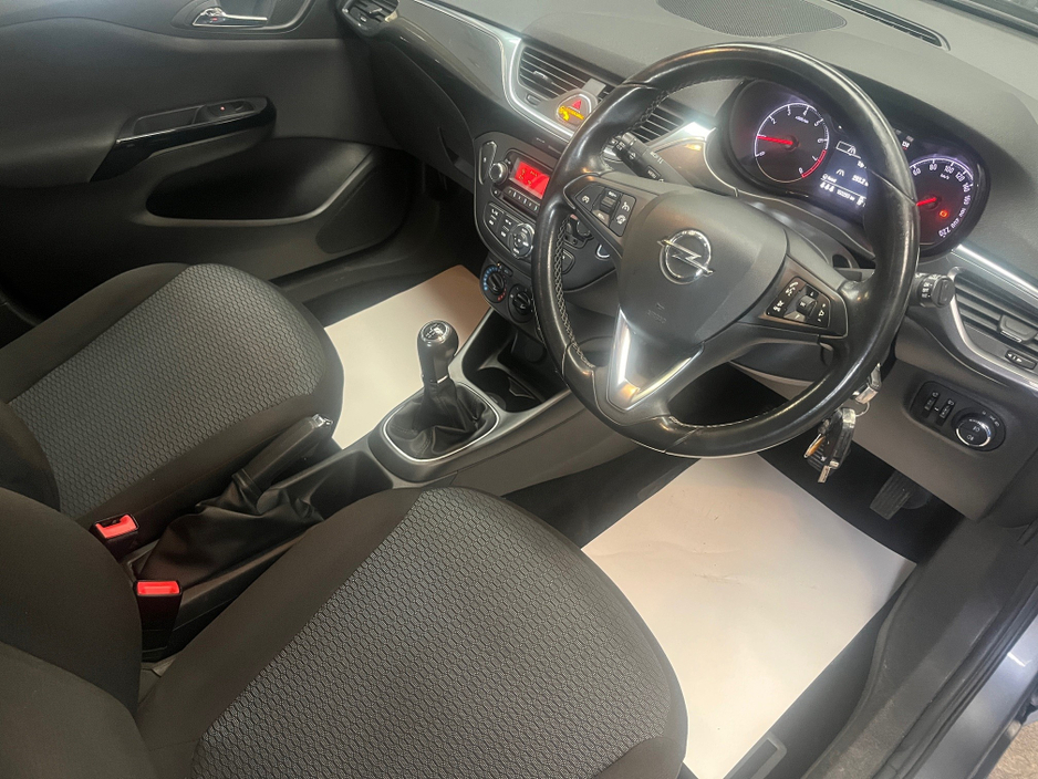 2017 Opel Corsa - image 3