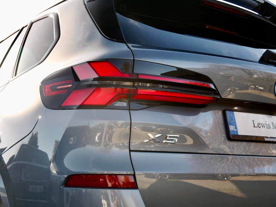 2025 BMW X5 xDrive50e M Sport €99,950