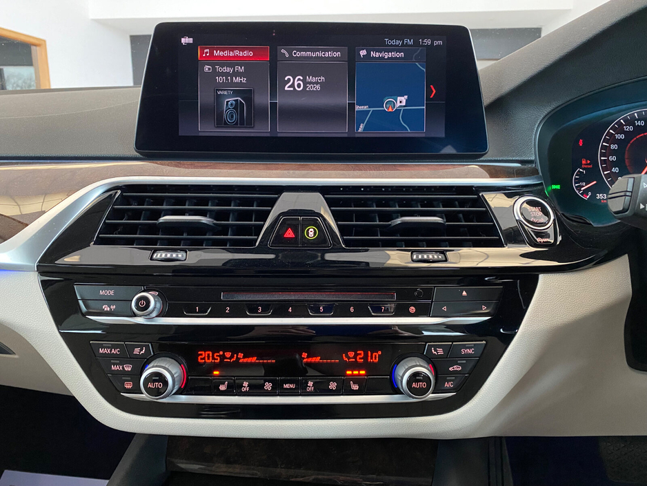 2019 BMW 5 Series - image 15