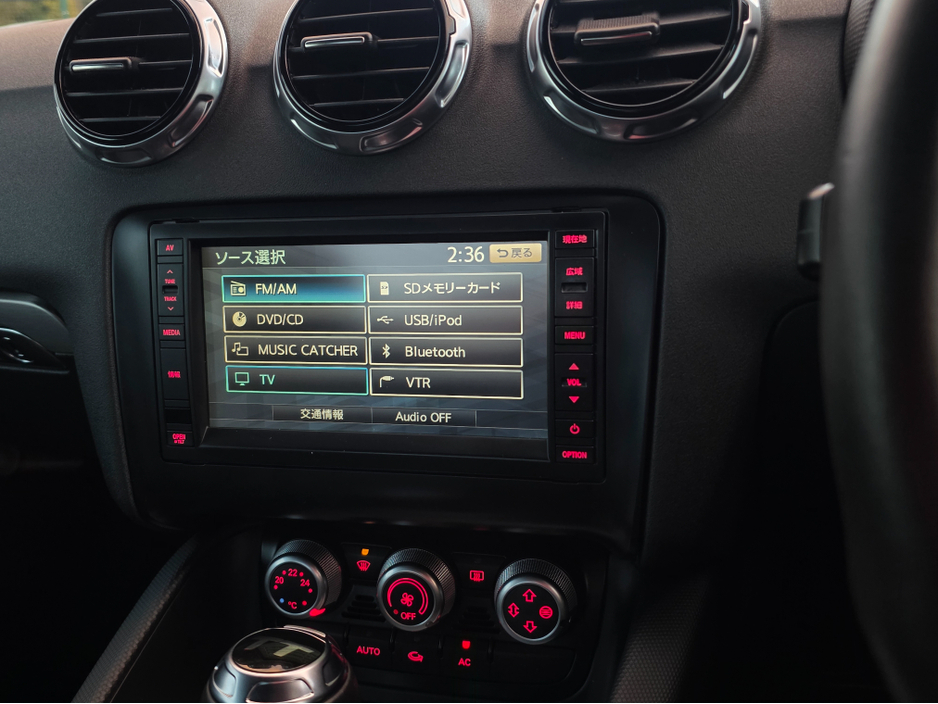 2012 Audi TT - image 16