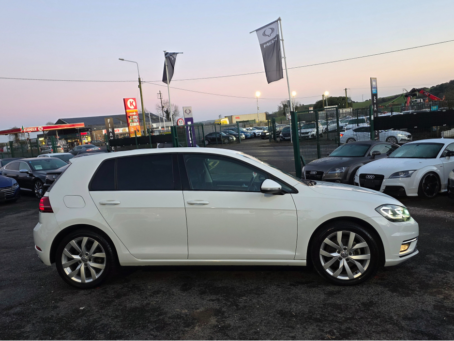 2017 Volkswagen Golf ( 172 REG ) HIGHLINE 1.4 MK7.5 SAT NAV PACK - VIRTUAL CLOCKS -REVERSE CAMERA - NAVIGATION - CARPLAY - ANDROID AUTO- BLIND SPOT REAR TRAFFIC ASSIST - DISCOVER PRO €17,950