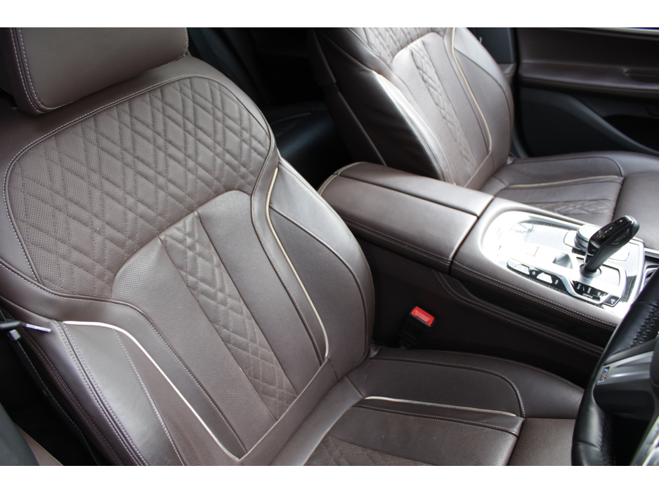 2019 BMW 7 Series - image 11