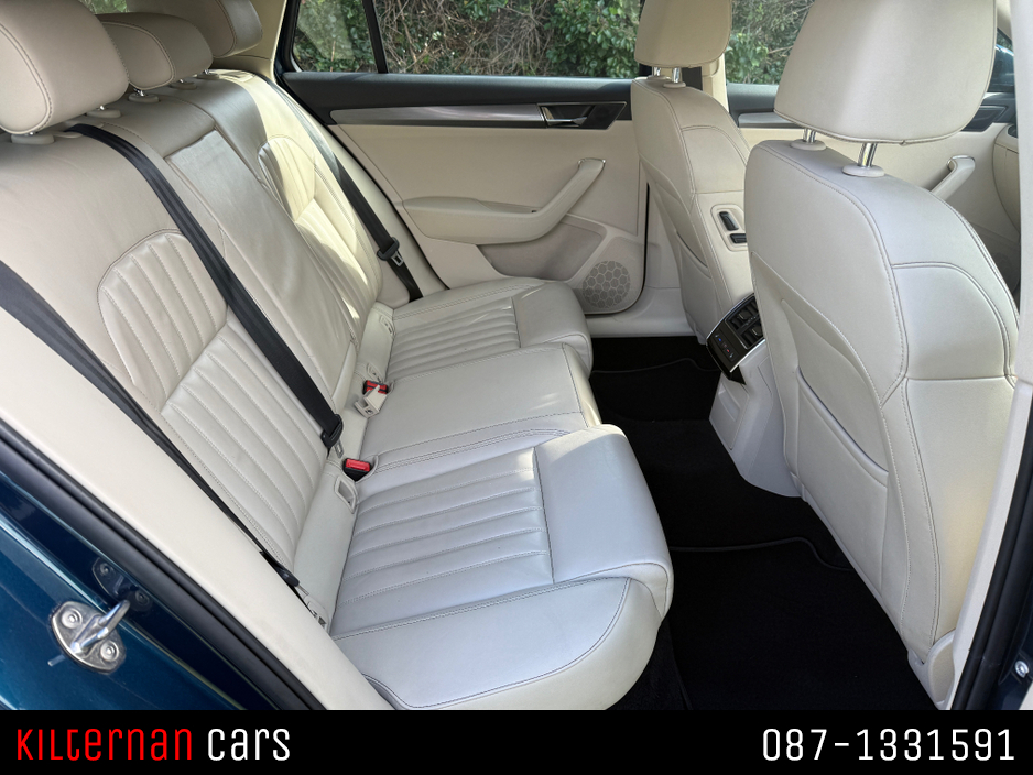 2022 Skoda Superb - image 14