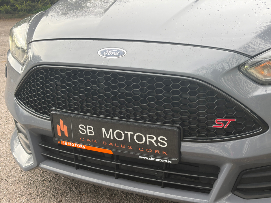 2017 Ford Focus - image 10