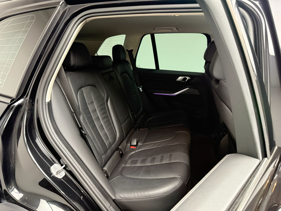 2021 BMW X5 - image 13