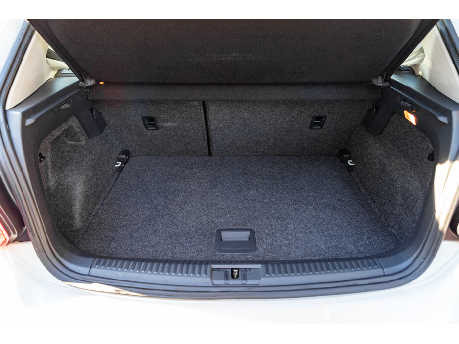 2017 Volkswagen Polo - image 19