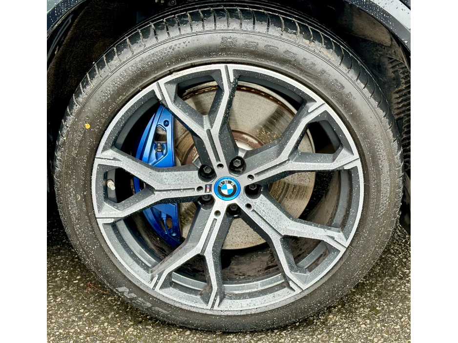 2025 BMW X5 - image 15