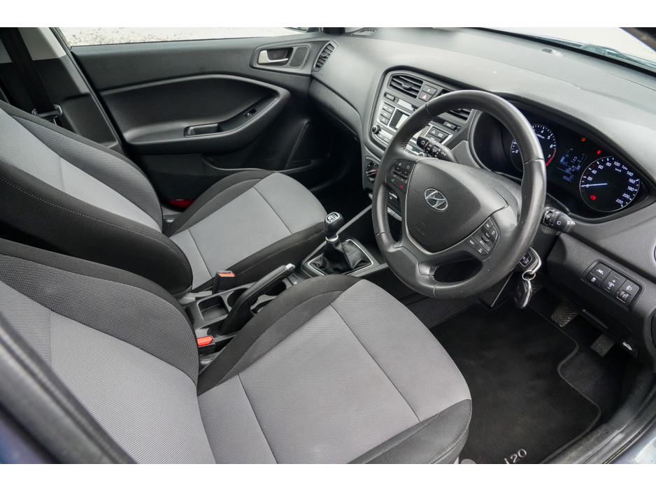 2018 Hyundai i20 - image 2