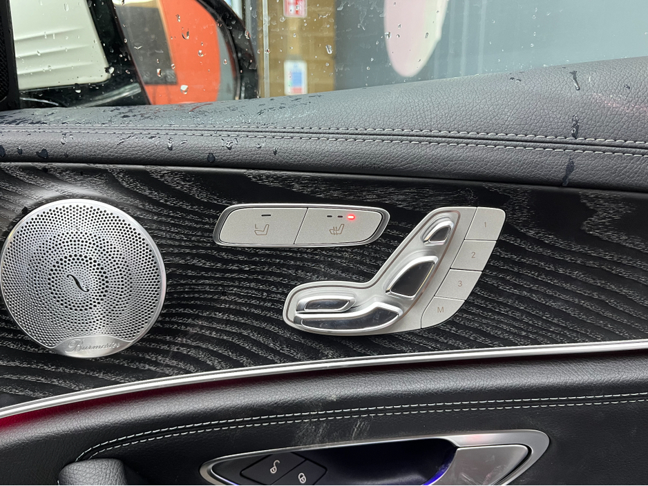 2018 Mercedes-Benz E Class 2018 MERCEDES-BENZ E350E AVANTGARDE SPORTS 2.0 AUTOMATIC / CRUISE CONTROL / 360° PARKING CAMERA / ELECTRIC MEMORY & HEATED SEATS / PADDLE SHIFTERS / PANORAMIC SUNROOF / HEATED REAR SEATS