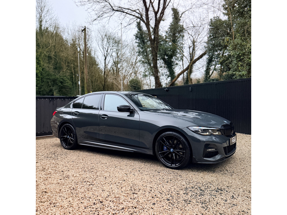 2022 BMW 3 Series - image 4