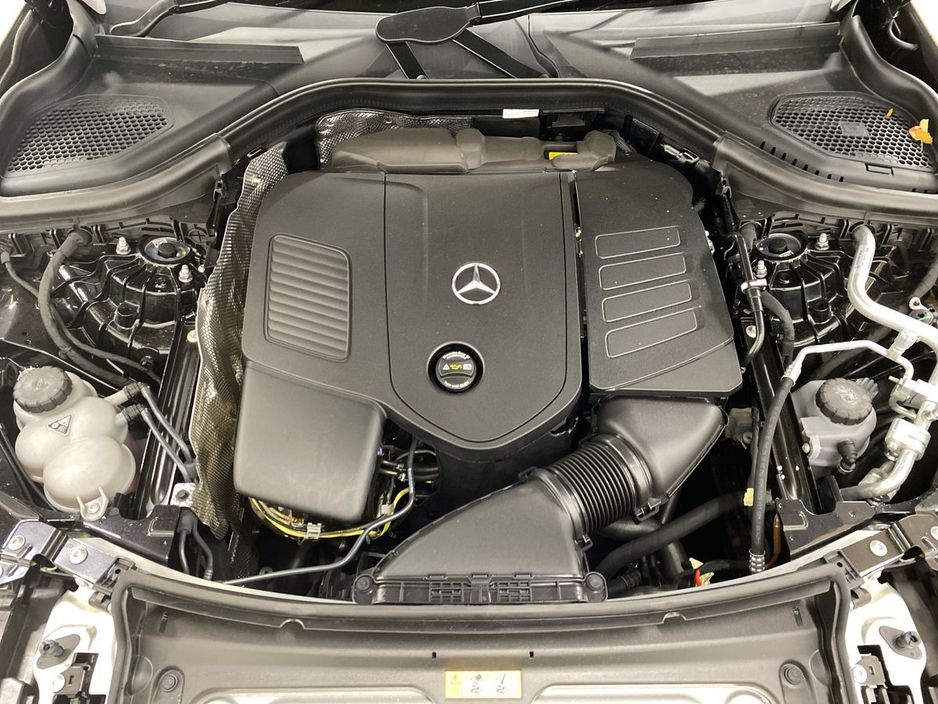 2025 Mercedes-Benz GLC Class GLC 300 URBAN EDITION E 4MATIC | Reversing Camera, Parking Assistance, Heated Seats €82,950