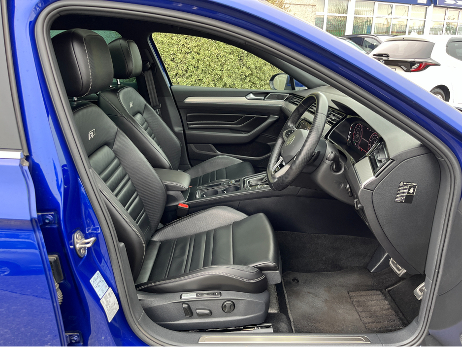 2021 Volkswagen Passat - image 13