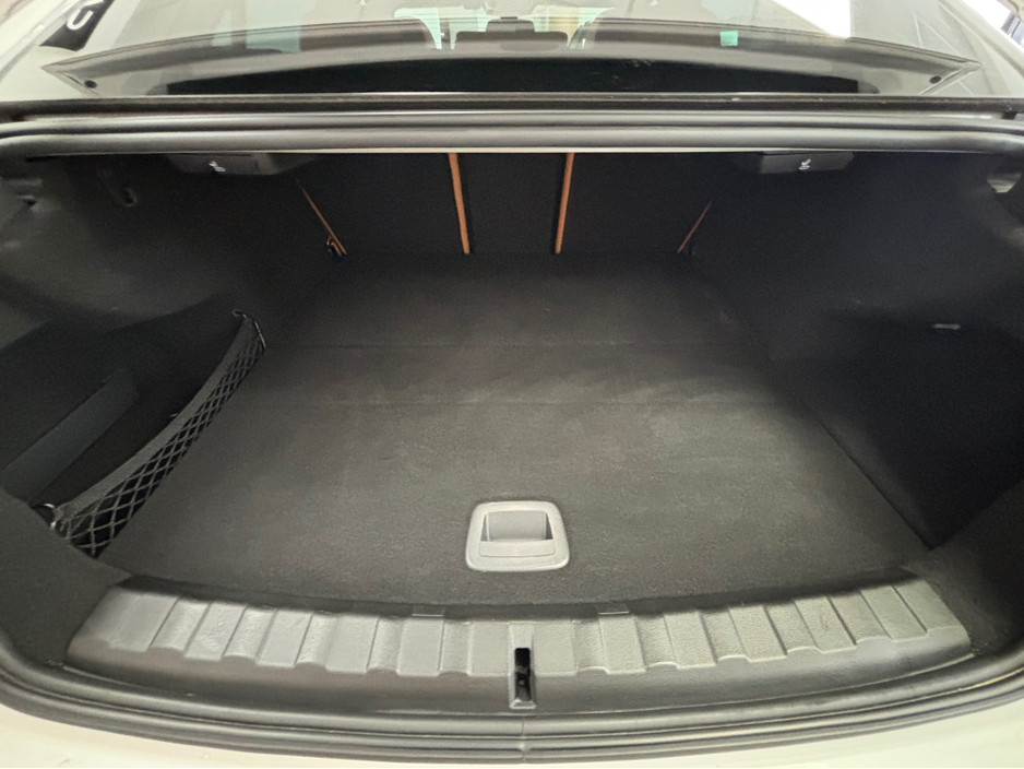 2019 BMW 3 Series - image 17