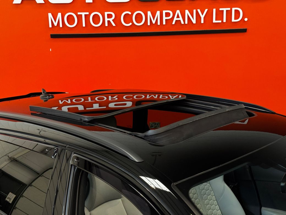 2022 Audi RS4 - image 6