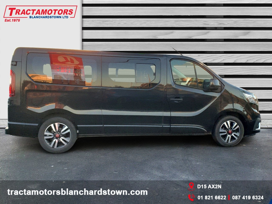 2024 Renault Trafic Passenger 9 SEAT AUTO 170HP RED EDITION €54,999