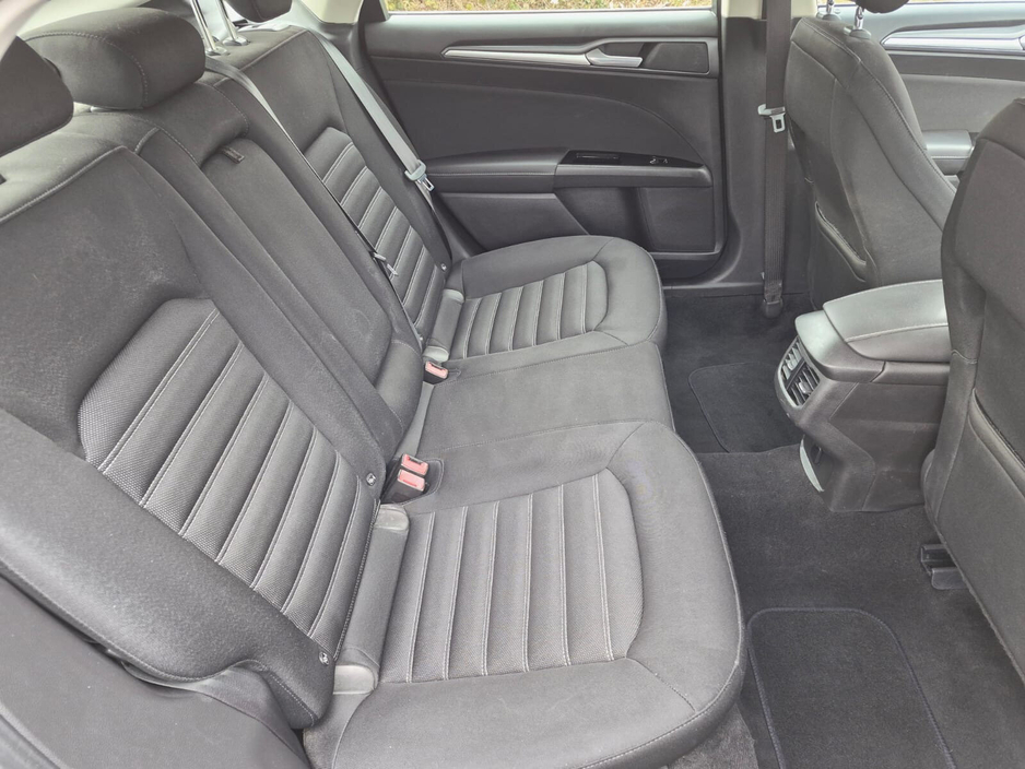 2015 Ford Mondeo - image 19