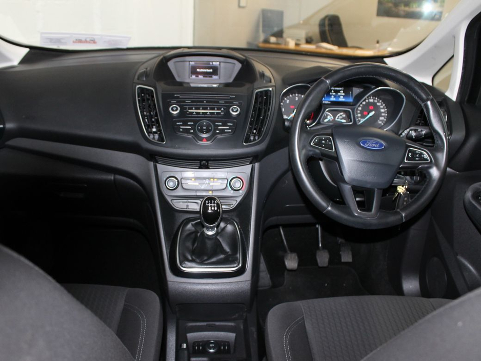 2017 Ford C-Max Zetec 1.5 TDCI 95PS M6 4DR €11,999