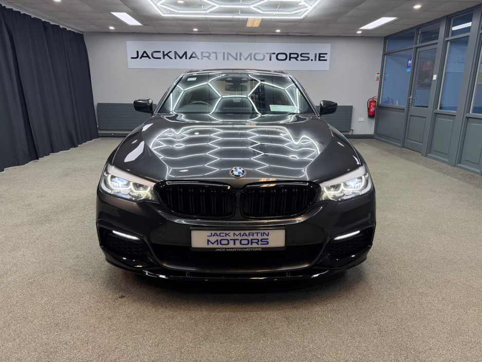 2019 BMW 5 Series - image 2