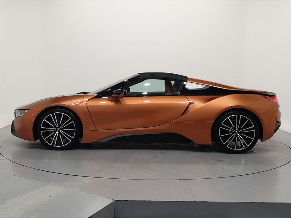 2019 BMW i8 - image 34