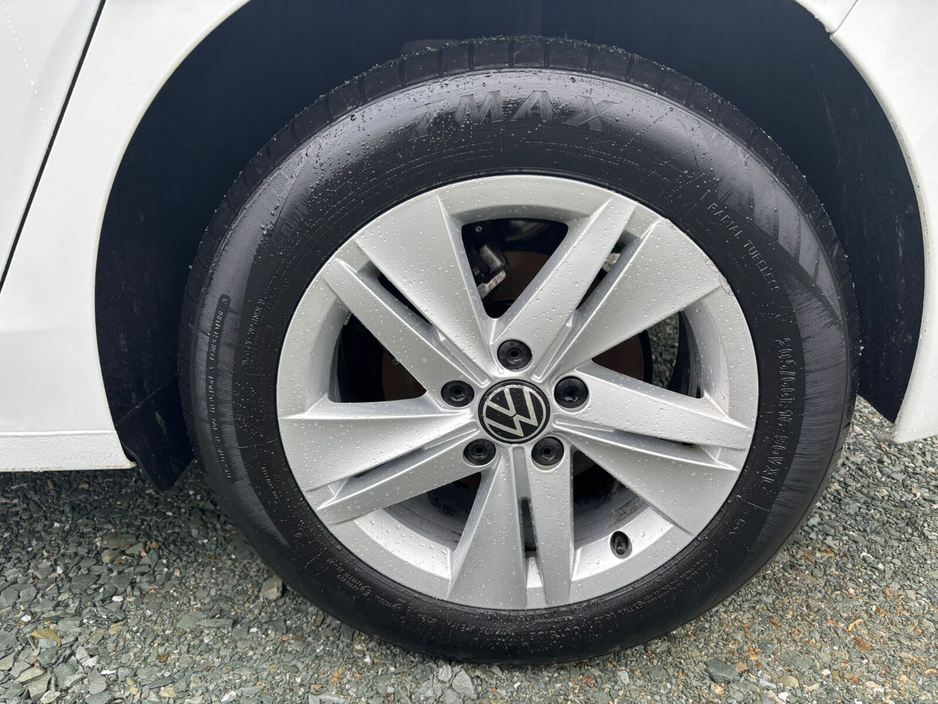 2023 Volkswagen Golf 1.0 eTSI 110HP Life DSG MHEV €25,950