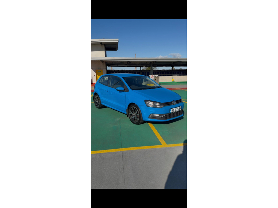 2014 Volkswagen Polo - image 2