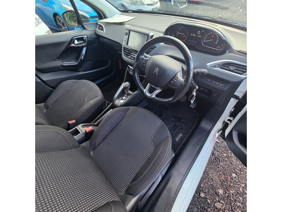 2016 Peugeot 208 1.2 Puretech 110 bhp automatic Allure 5d €9,950