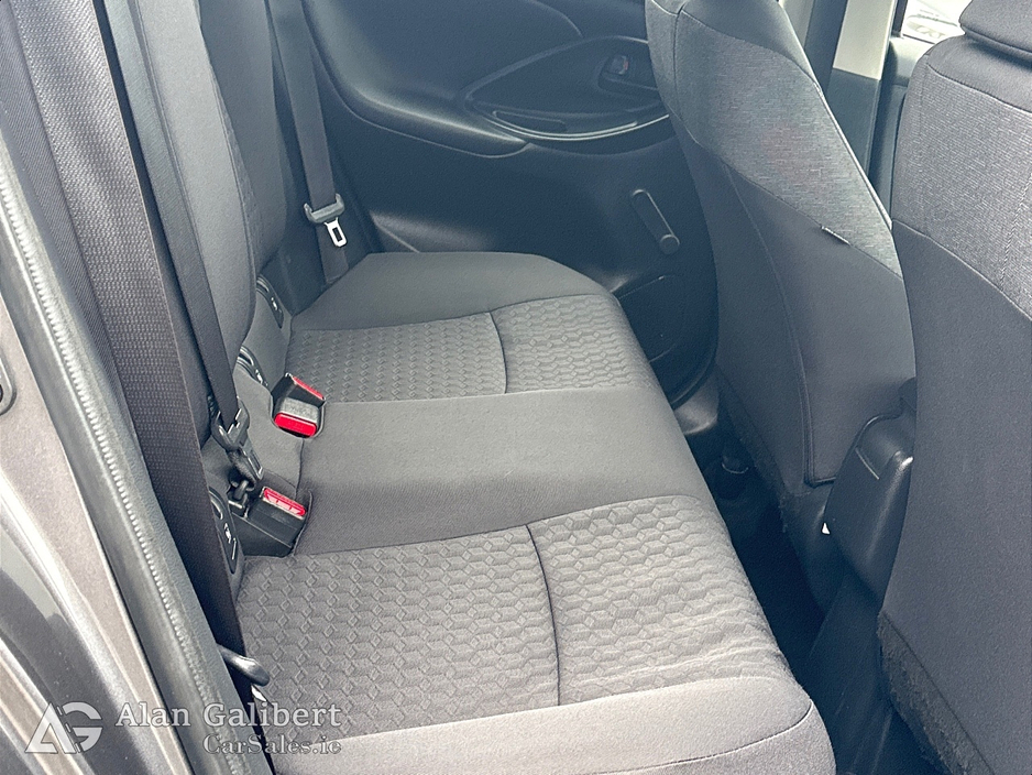 2023 Toyota Yaris 1.5 HYBRID LUNA  AUTO €18,995