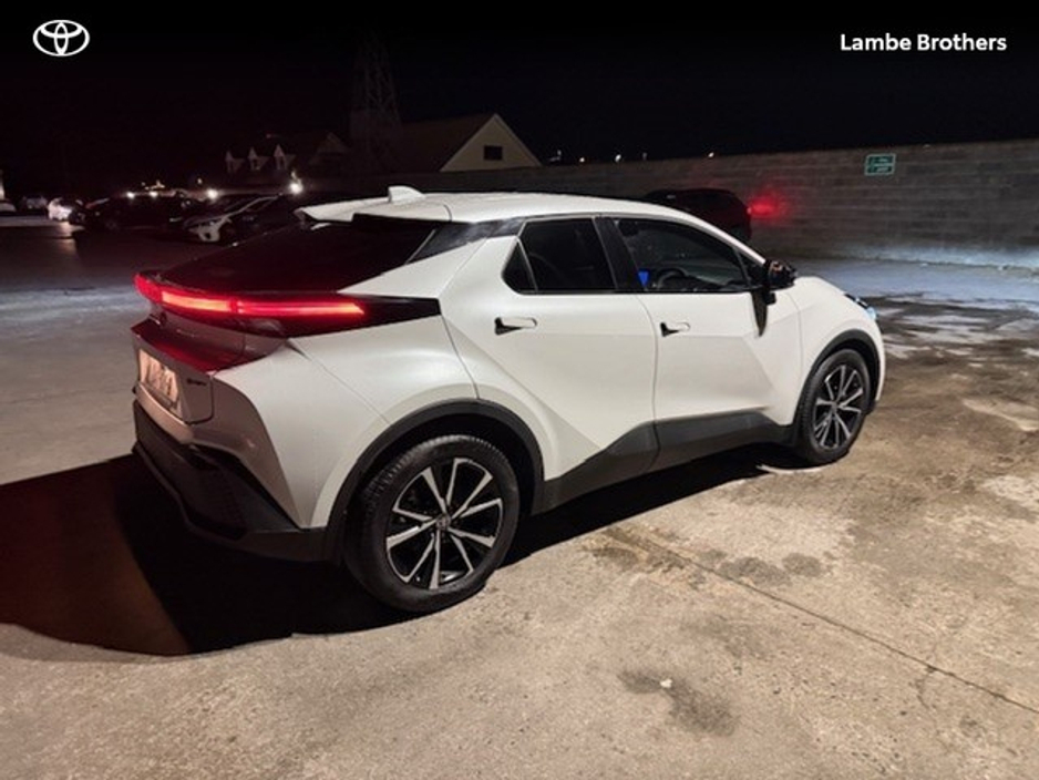 2024 Toyota C-HR - image 10