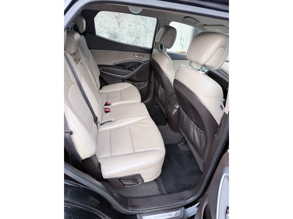 2015 Hyundai Santa Fe - image 16