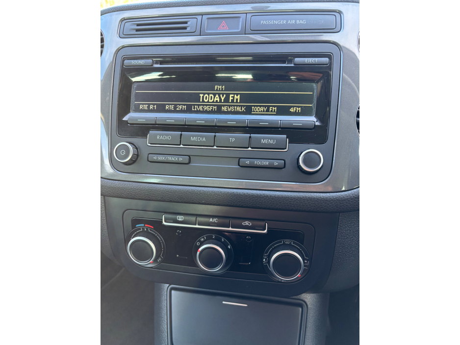 2014 Volkswagen Tiguan - image 31