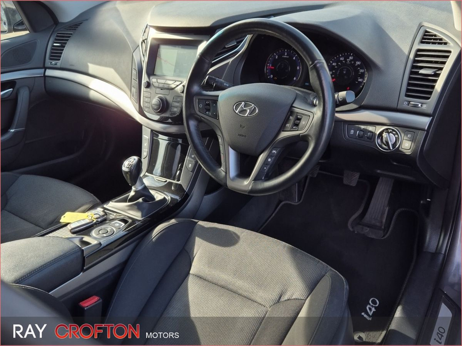2019 Hyundai i40 - image 2