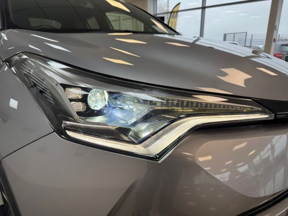 2018 Toyota C-HR - image 18