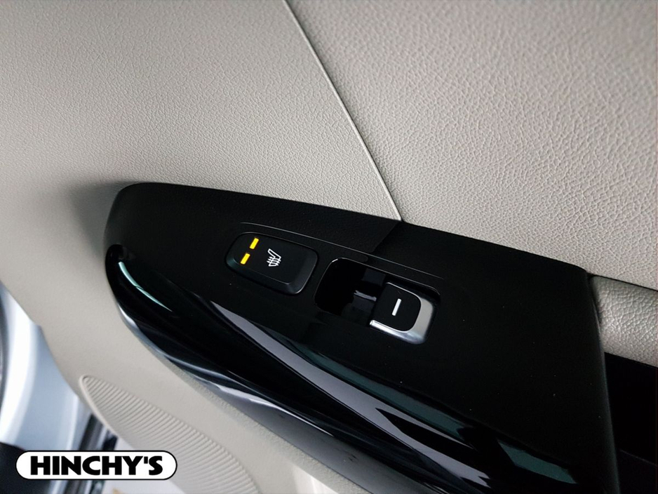 2020 Kia Sportage - image 25