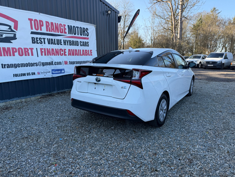 2022 Toyota Prius - image 6