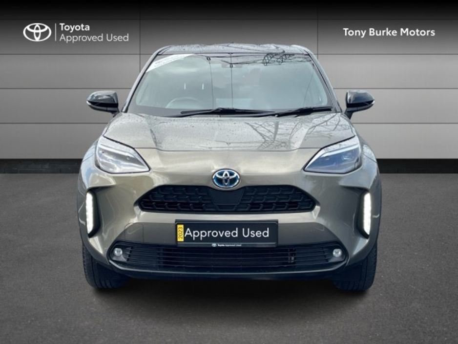 2023 Toyota Yaris Cross - image 3