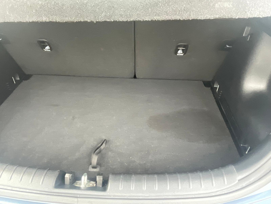 2021 Kia Rio - image 10