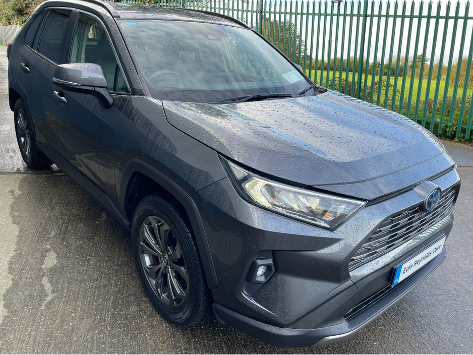 2022 Toyota Rav4 - image 2