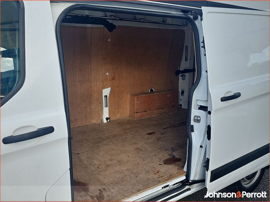 2021 Ford Transit Custom - image 5