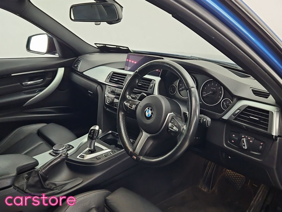 2016 BMW 3 Series - image 9