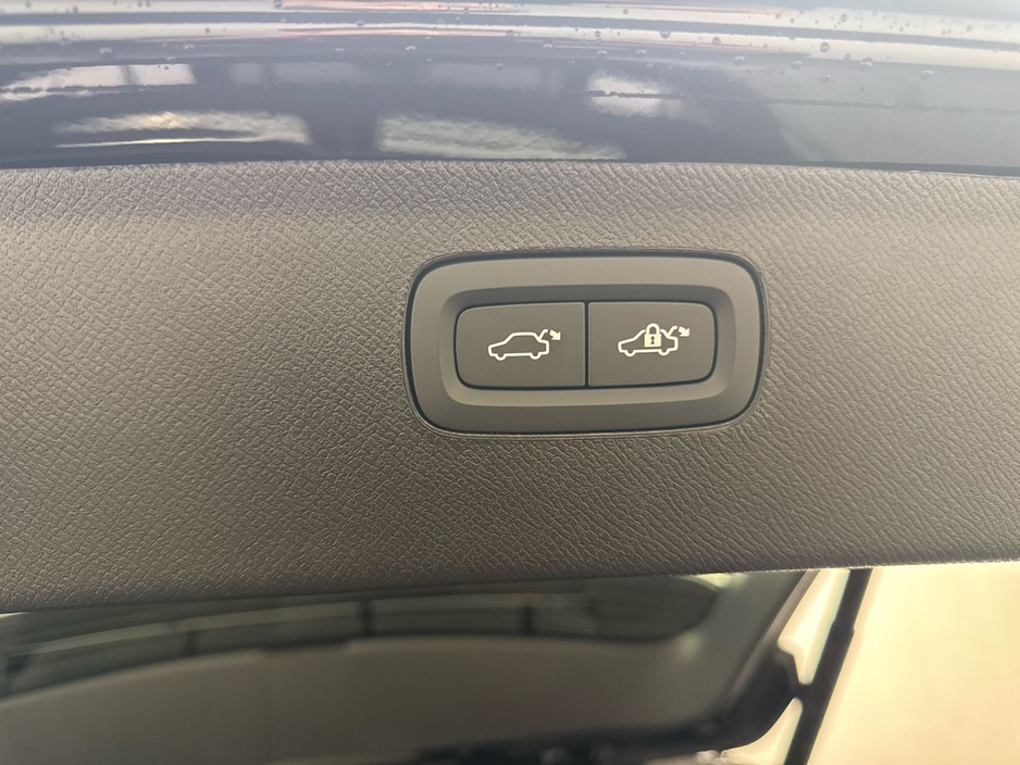 2026 Volvo XC90 - image 25