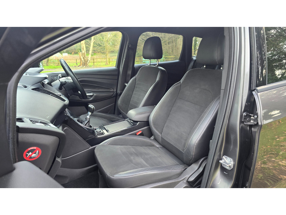 2017 Ford Kuga - image 12