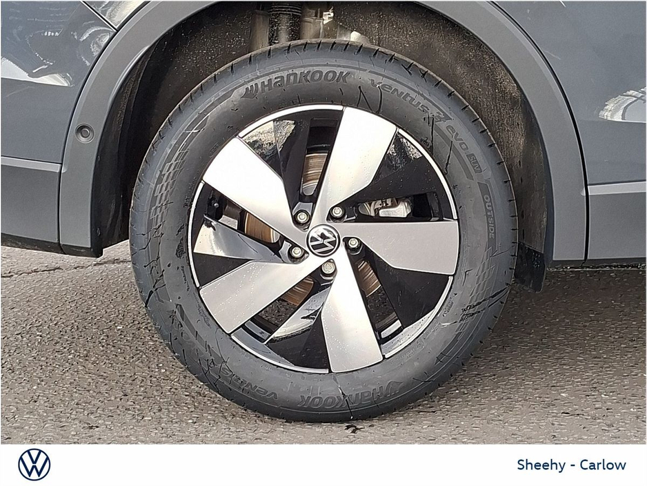 2026 Volkswagen Tiguan - image 9