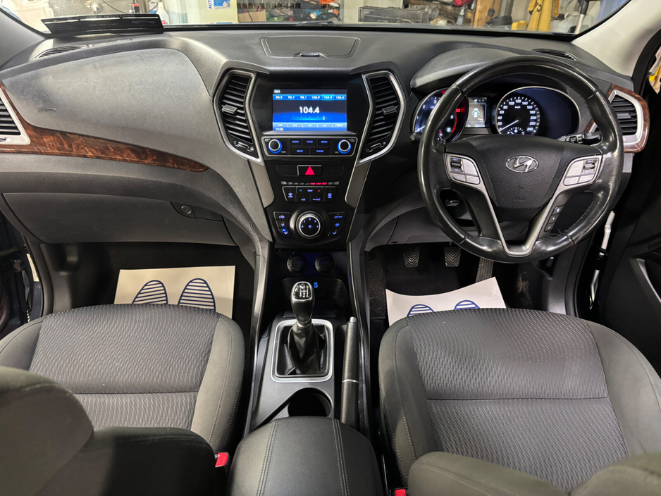 2017 Hyundai Santa Fe - image 12