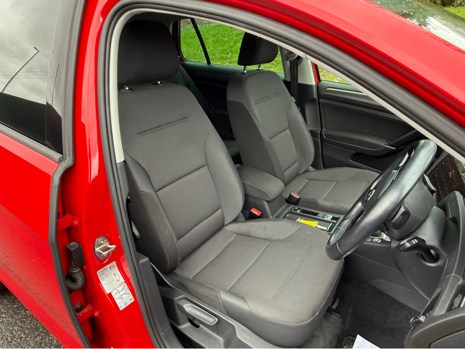 2019 Volkswagen Golf - image 10