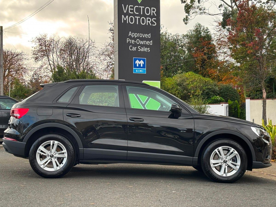 2023 Audi Q3 - image 5