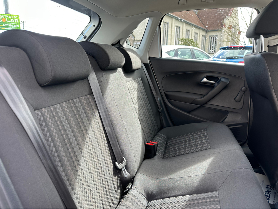 2015 Volkswagen Polo - image 22